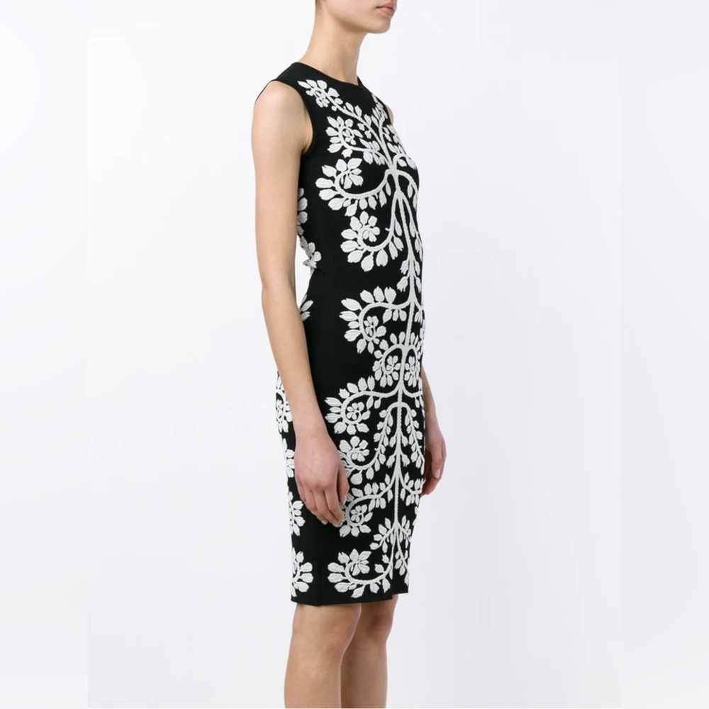 Carmen Marc Valvo Black White Knit Bodycon Dress Sleeveless Size S